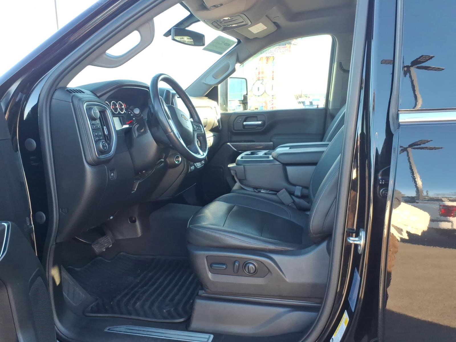 Used 2022 Chevrolet Silverado 2500 LTZ w/ Z71 Off-Road Package image 12