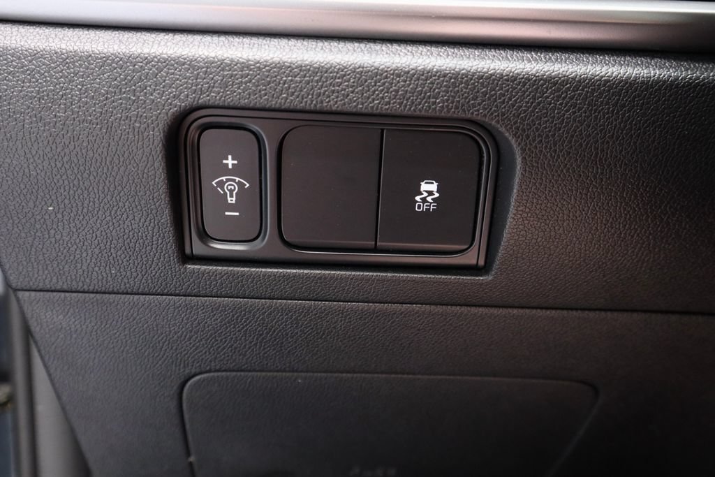 Used 2025 Kia Sorento LX FWD image 27