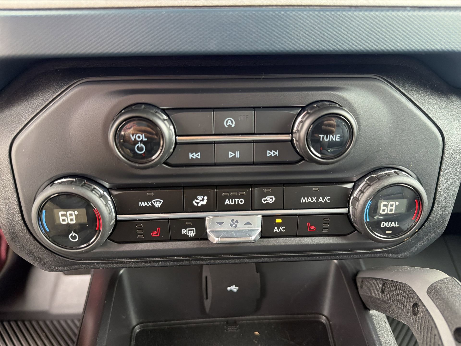 Certified 2024 Ford Bronco Outer Banks AWD/4WD image 9