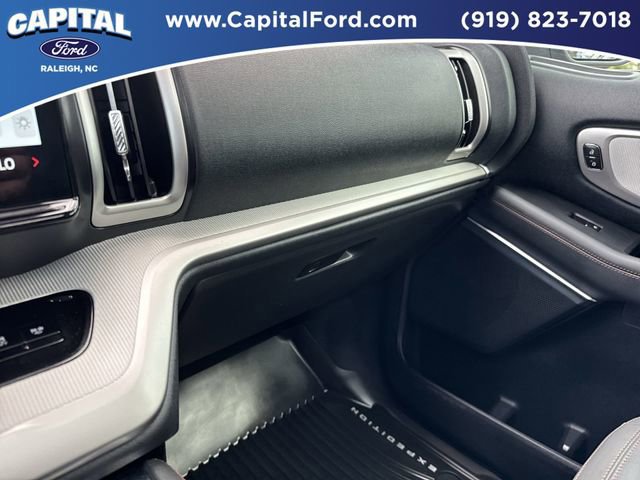 Certified 2025 Ford Expedition Active image 27