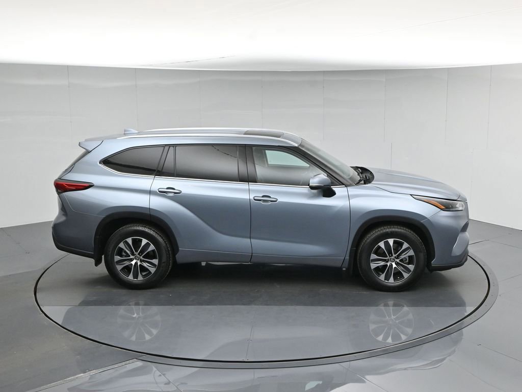 Used 2021 Toyota Highlander XLE image 8
