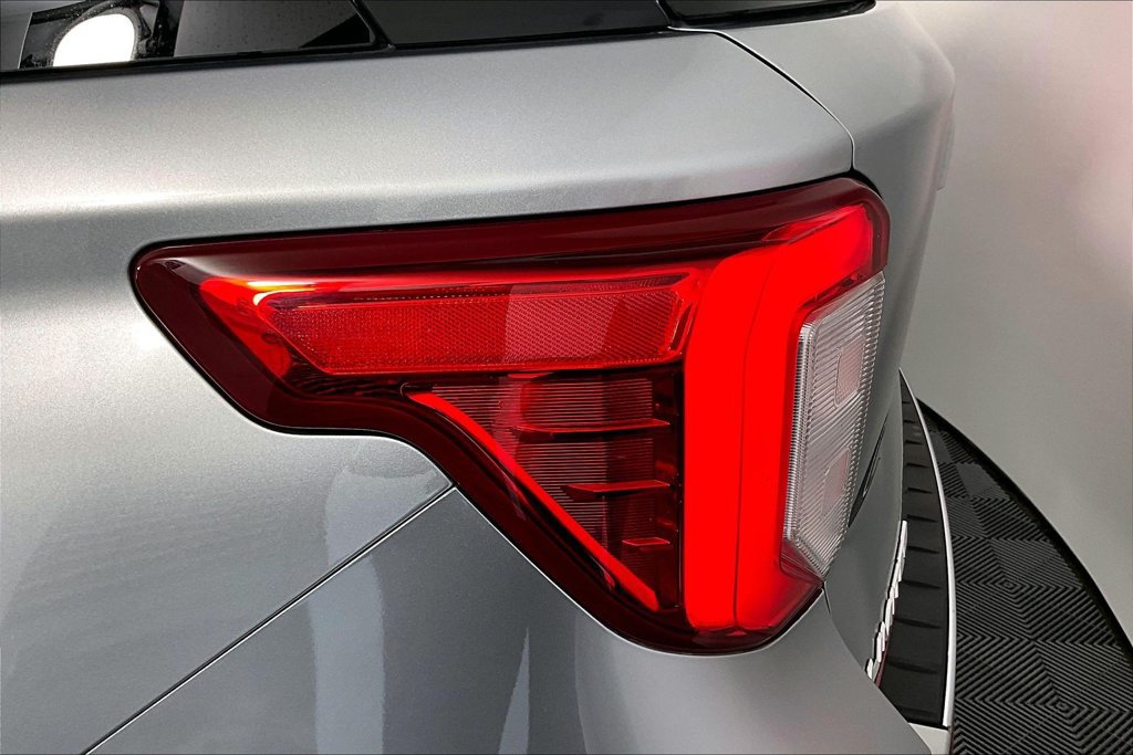 Certified 2021 Ford Explorer Limited RWD image 30