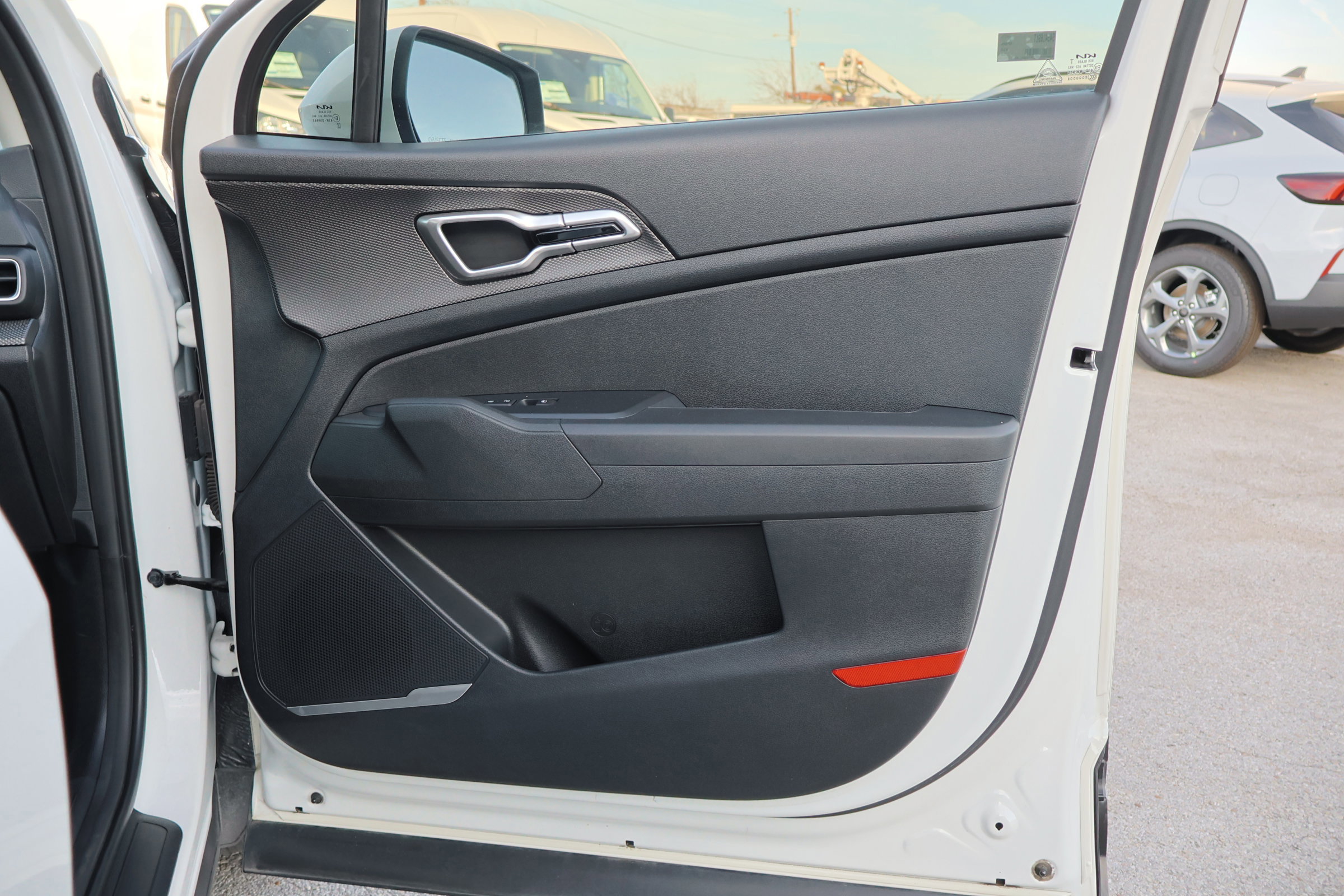 Used 2023 Kia Sportage LX image 35