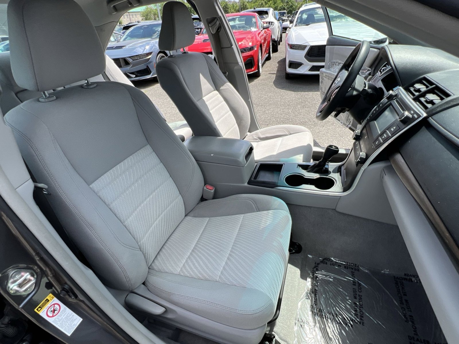 Used 2017 Toyota Camry LE FWD image 33