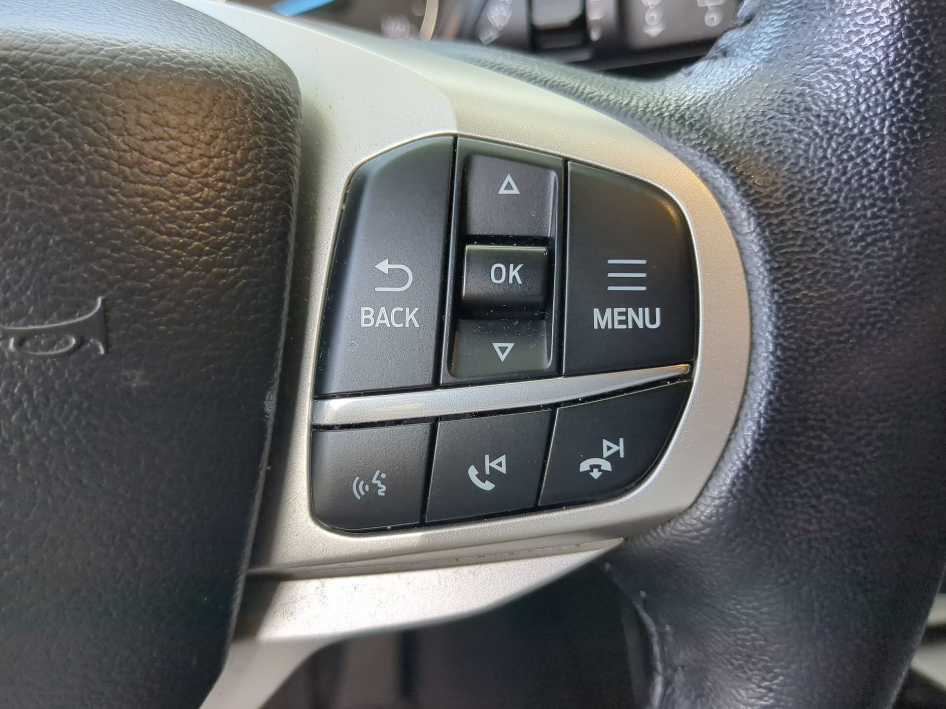 Certified 2022 Ford Explorer XLT w/ Equipment Group 202A RWD image 67