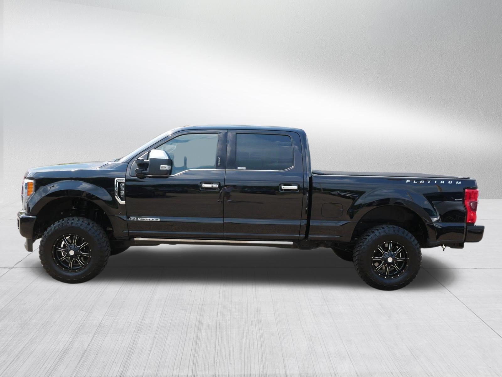 Certified 2019 Ford F350 Platinum w/ Platinum Ultimate Package AWD/4WD image 4