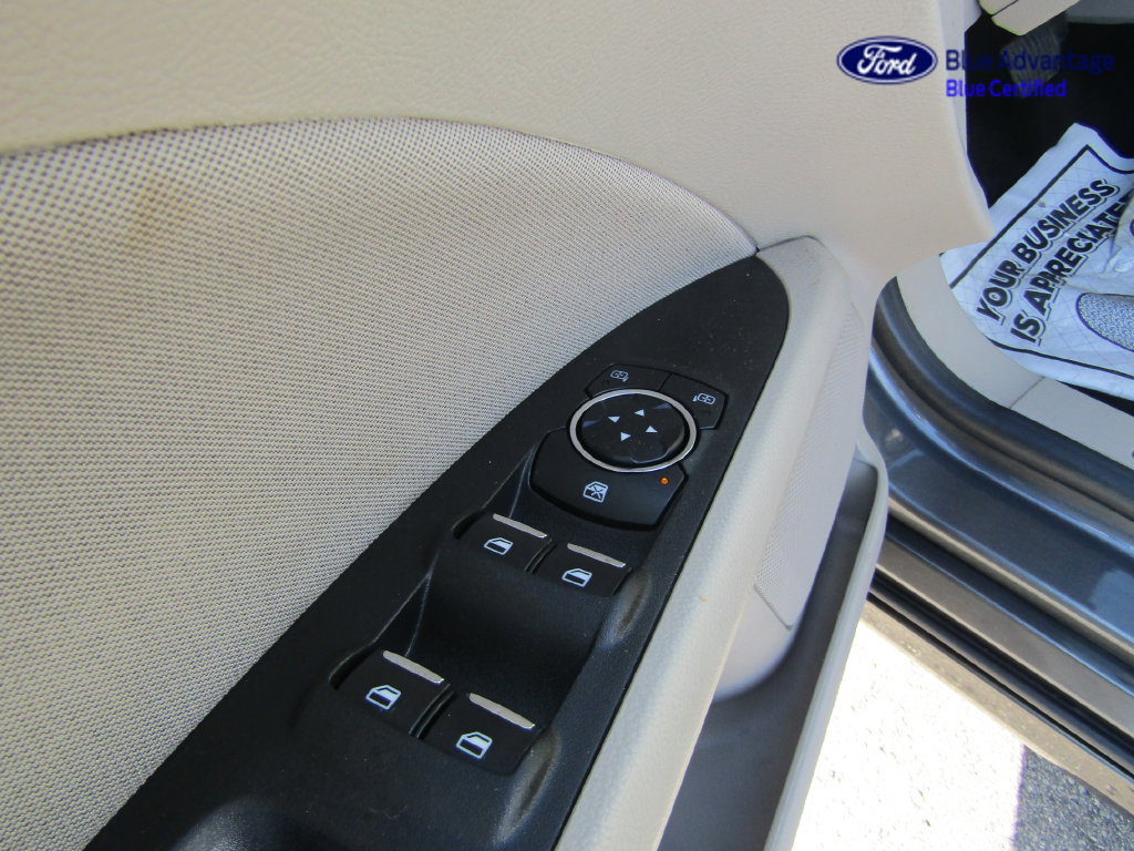 Certified 2019 Ford Fusion SE FWD image 18