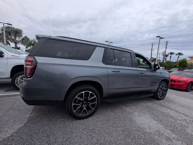 Used 2022 Chevrolet Suburban RST w/ Luxury Package image 4