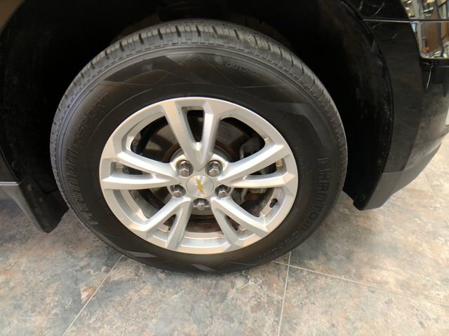 Used 2017 Chevrolet Equinox LT w/ Convenience Package AWD/4WD image 9