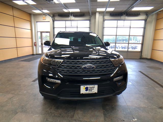 Certified 2024 Ford Explorer XLT w/ Equipment Group 202A AWD/4WD image 2