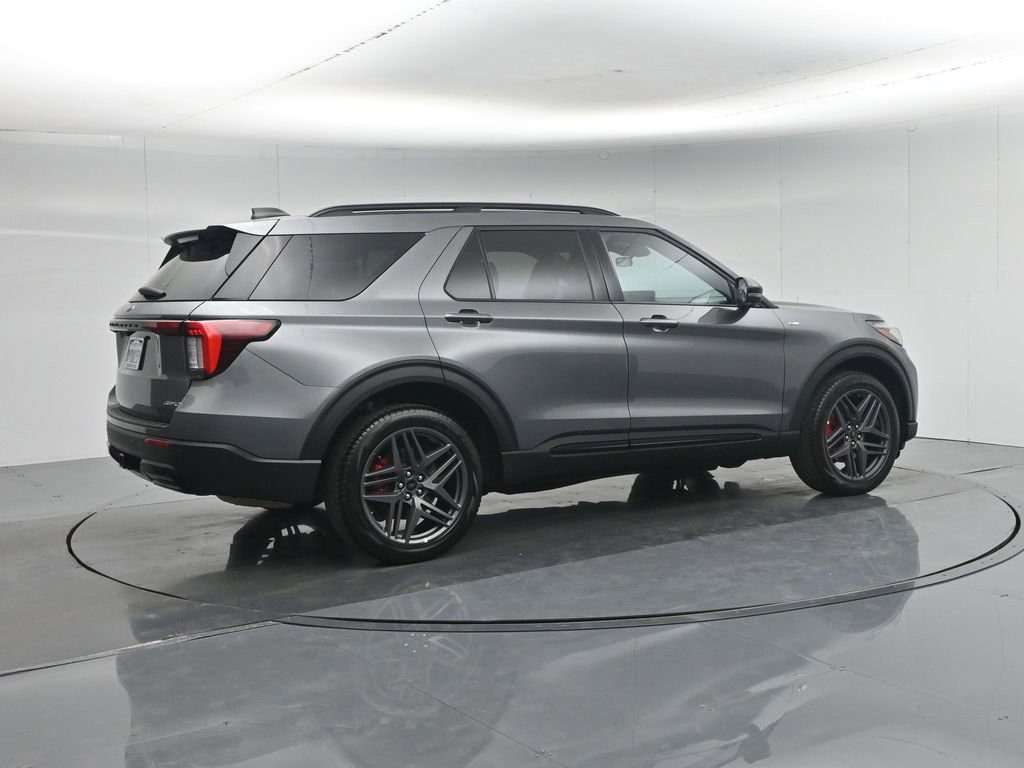 Certified 2025 Ford Explorer ST-Line w/ ST-Line Street Pack AWD/4WD image 28
