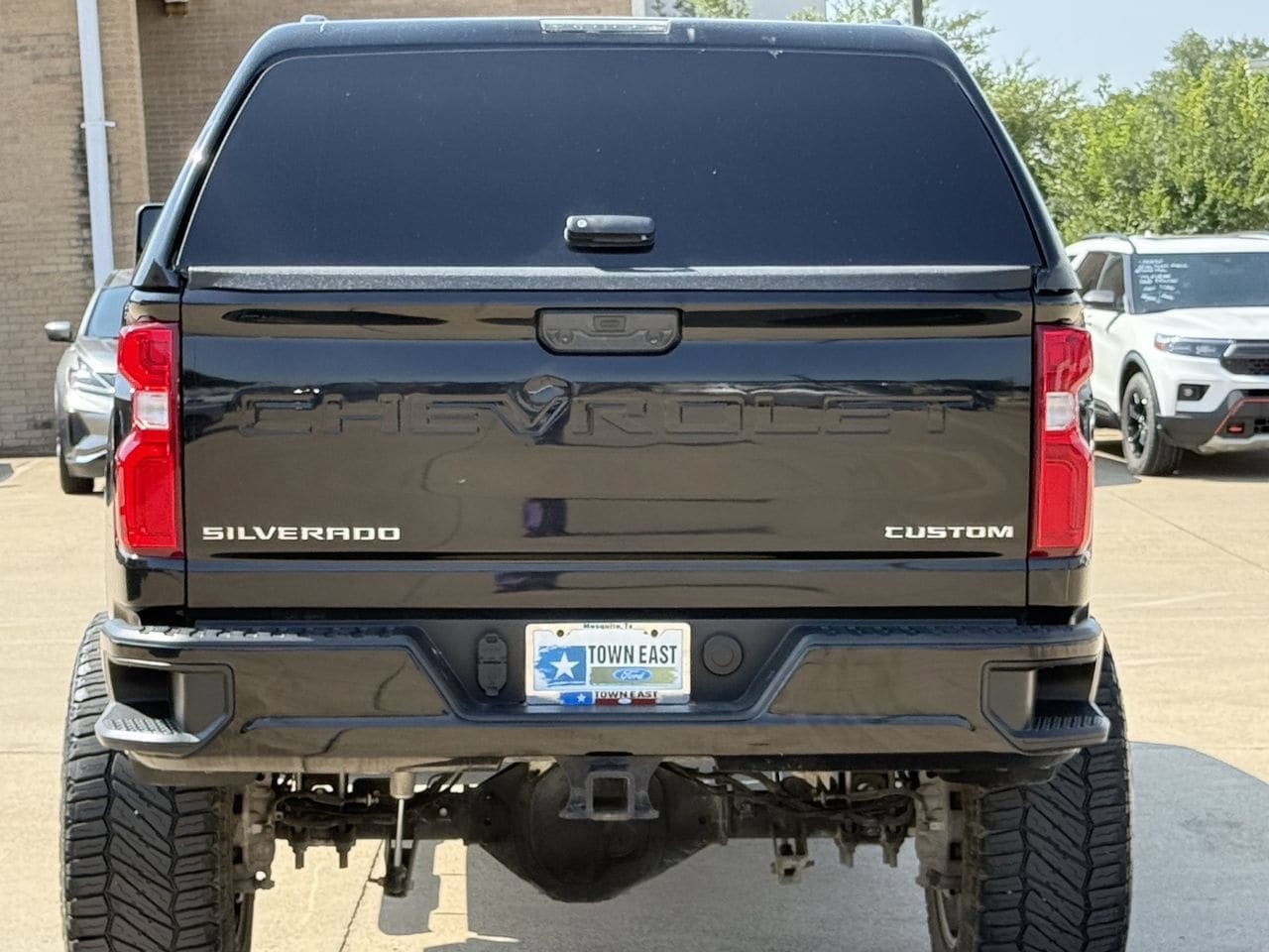 Used 2020 Chevrolet Silverado 2500 Custom w/ Custom Value Package AWD/4WD image 6