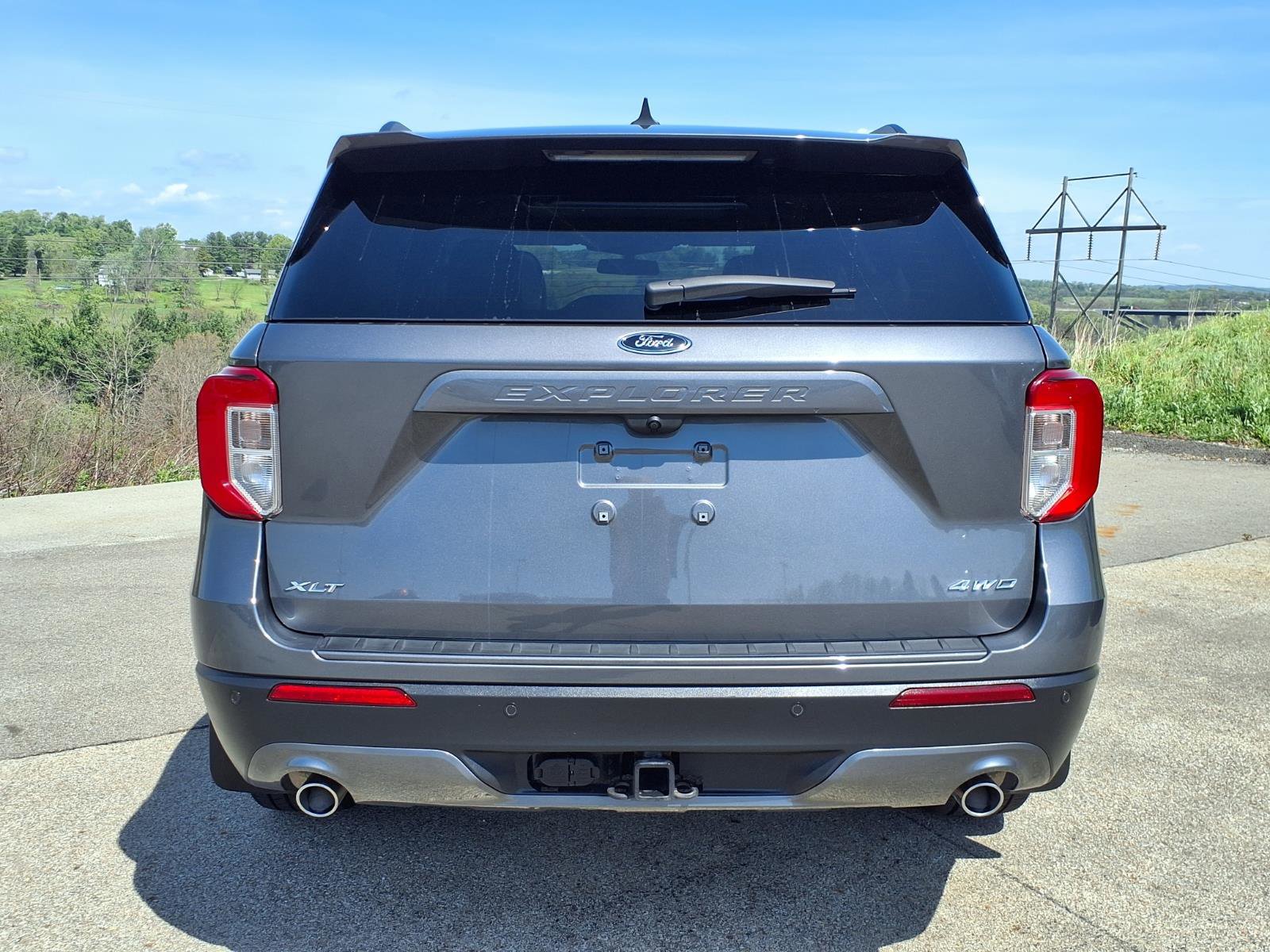 Certified 2023 Ford Explorer XLT w/ Equipment Group 202A AWD/4WD image 5