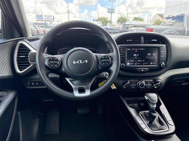 Used 2024 Kia Soul LX w/ Option Group 015 FWD image 6