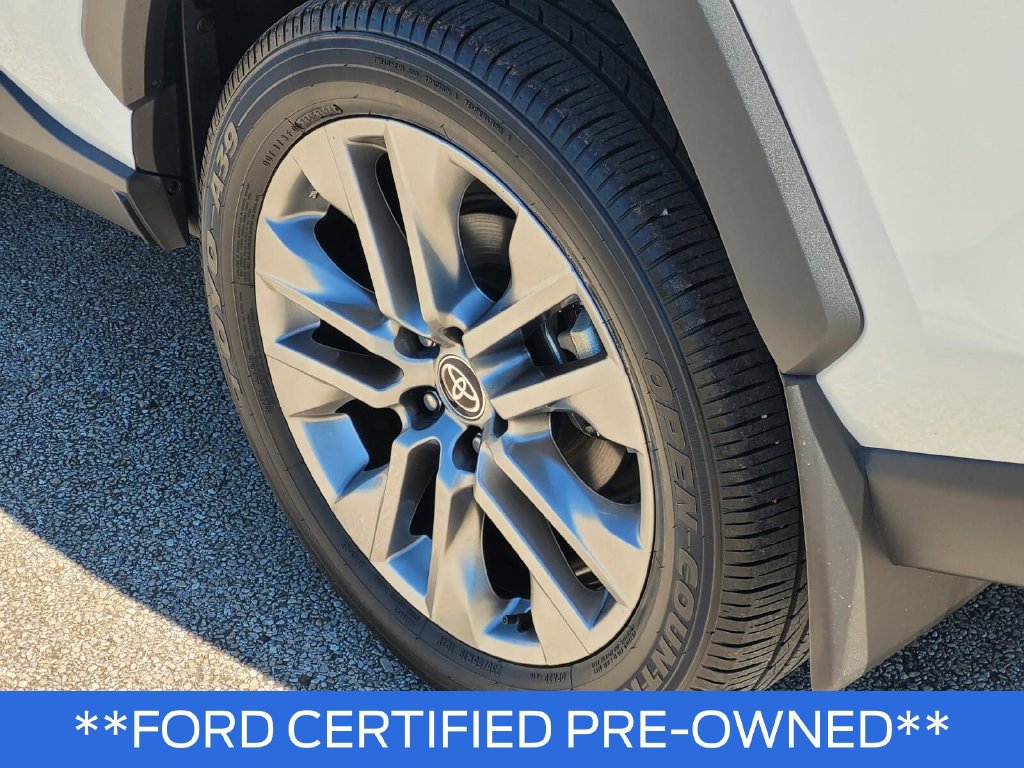 Used 2024 Toyota RAV4 XLE Premium FWD image 7
