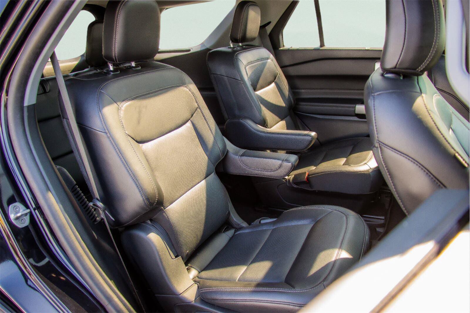 Certified 2024 Ford Explorer Limited w/ Limited Technology Package RWD image 8