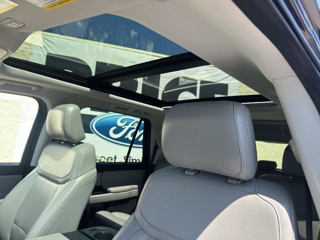 Certified 2025 Ford Expedition Active AWD/4WD image 13