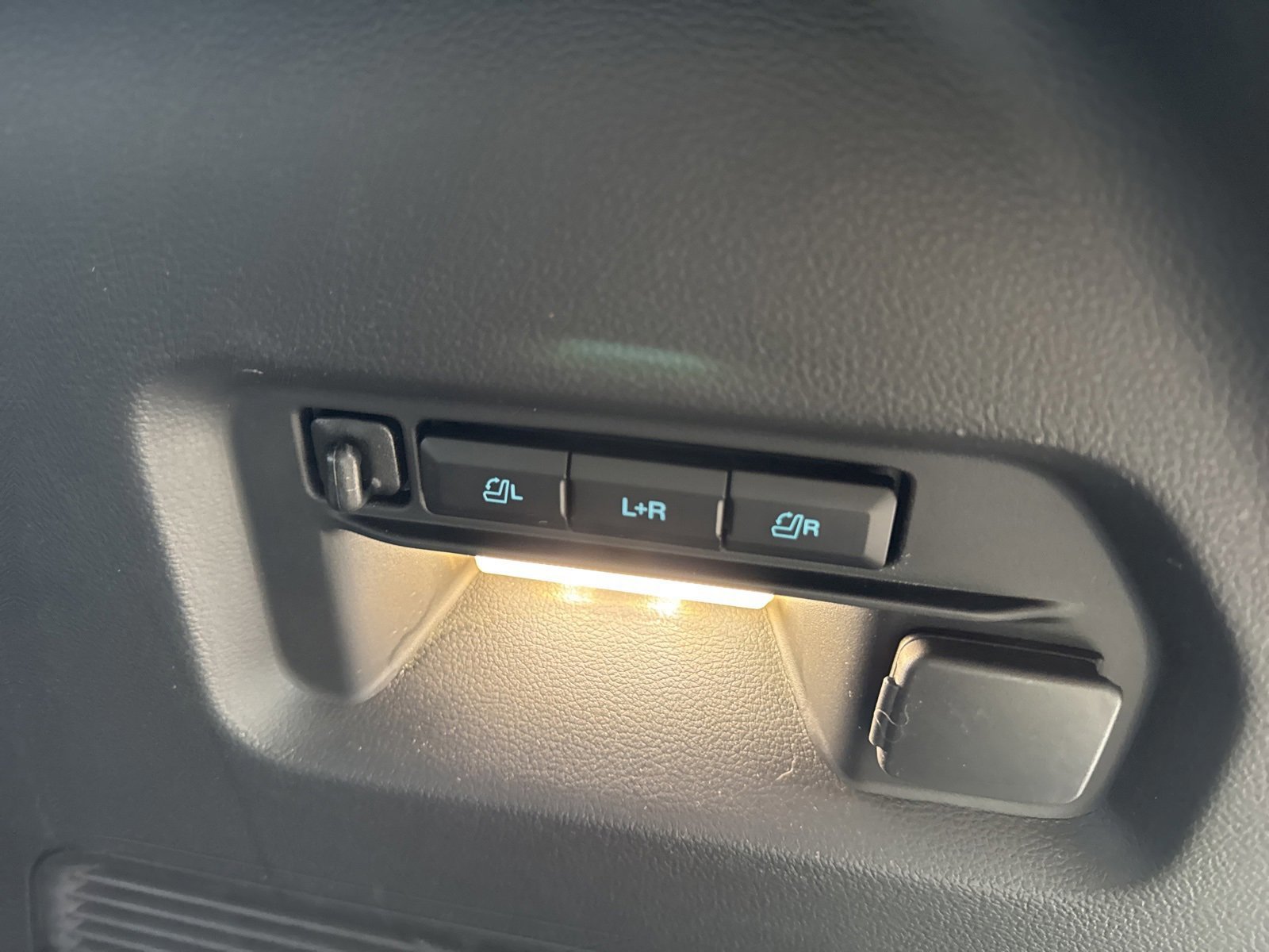 Certified 2022 Ford Explorer Limited w/ Equipment Group 301A image 36