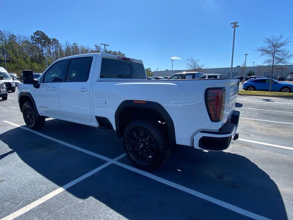 Used 2024 GMC Sierra 2500 AT4 w/ AT4 Preferred Package image 3