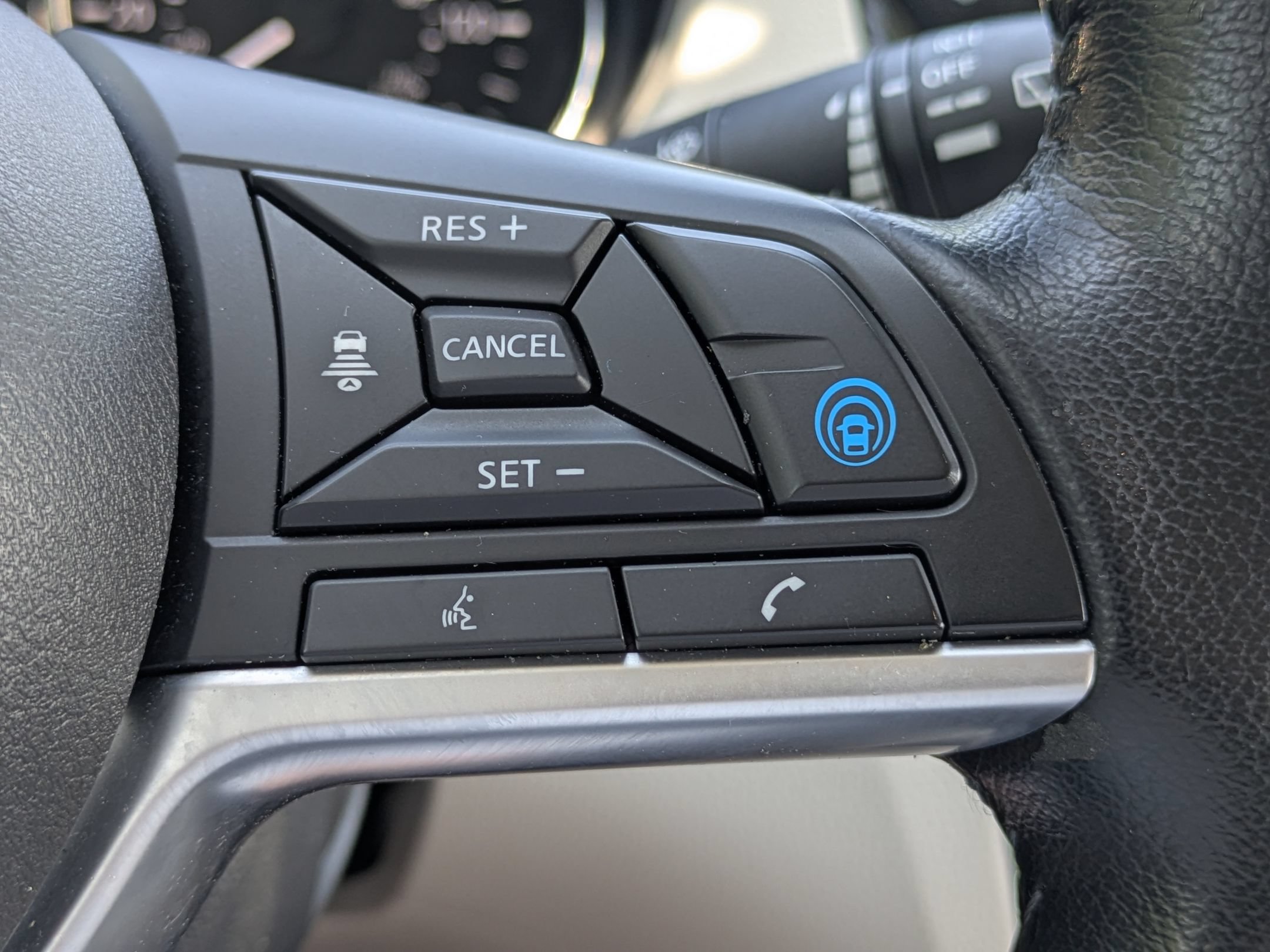 Used 2021 Nissan Rogue Sport SL FWD image 16