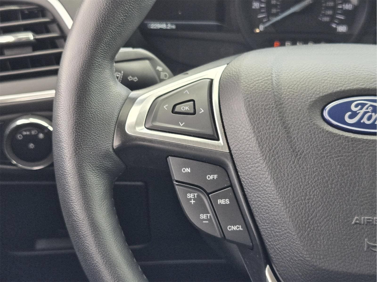 Certified 2023 Ford Edge Titanium AWD/4WD image 27