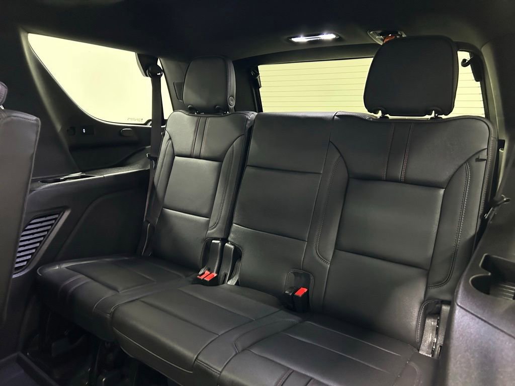 Used 2022 Chevrolet Tahoe RST w/ Luxury Package AWD/4WD image 31
