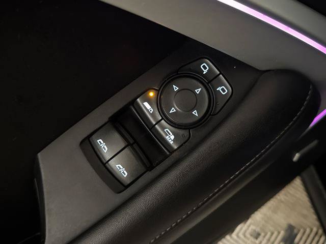 Used 2020 Chevrolet Camaro SS RWD image 18