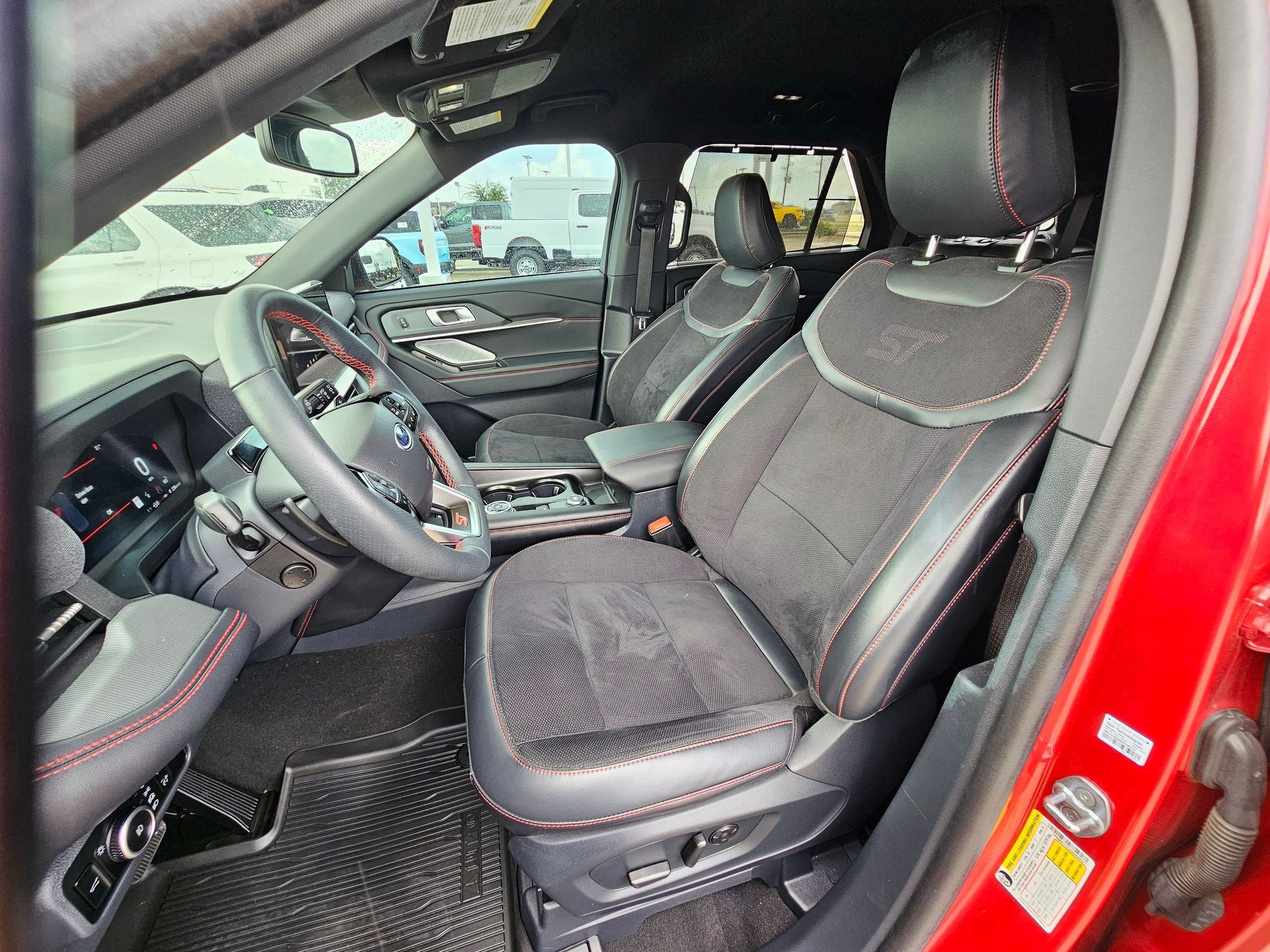 Certified 2025 Ford Explorer ST RWD image 17