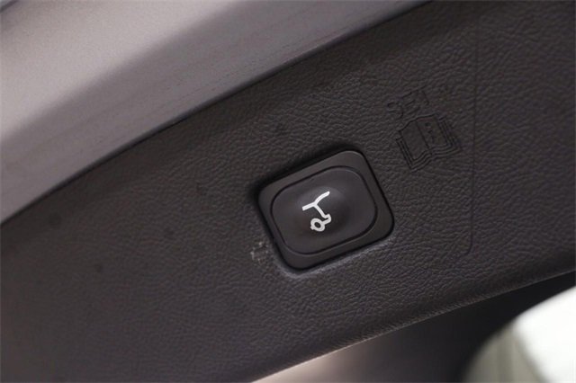 Certified 2024 Ford Edge Titanium image 8