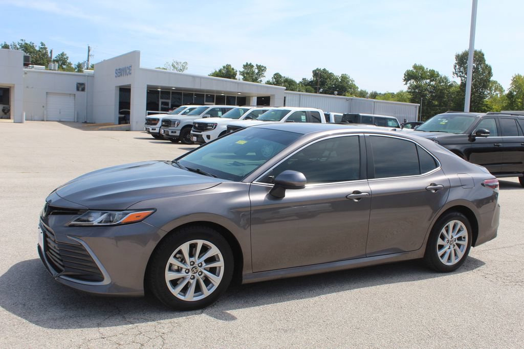Used 2023 Toyota Camry LE FWD image 6