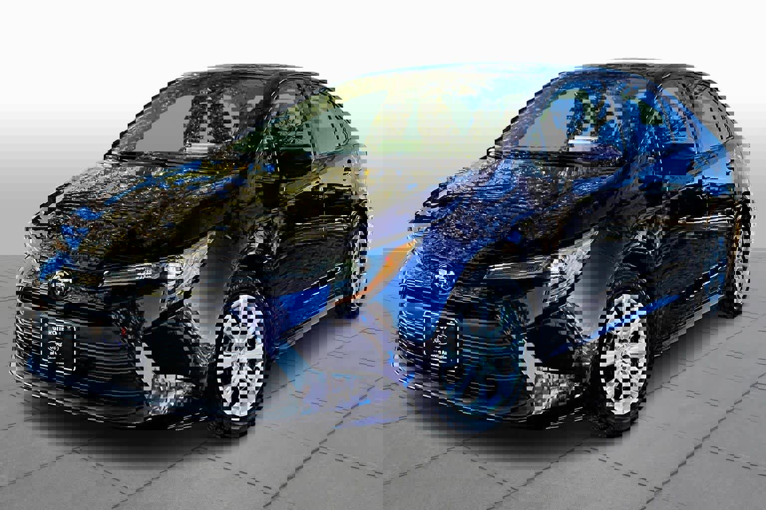 Used 2023 Toyota Corolla LE image 6