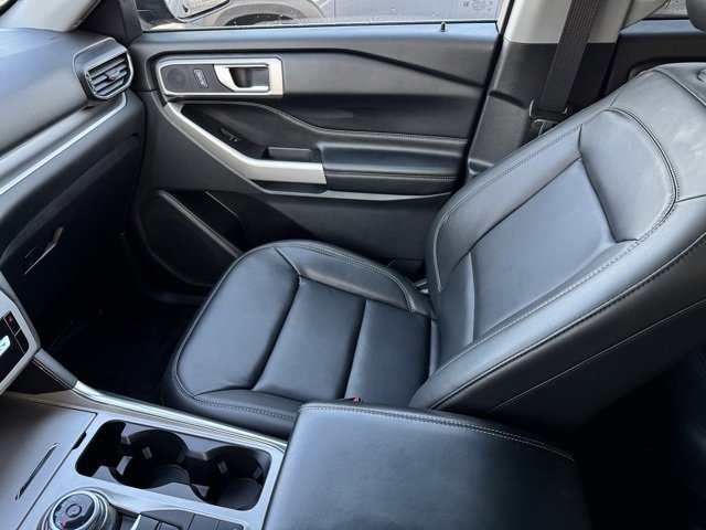 Certified 2022 Ford Explorer XLT w/ Equipment Group 202A image 30