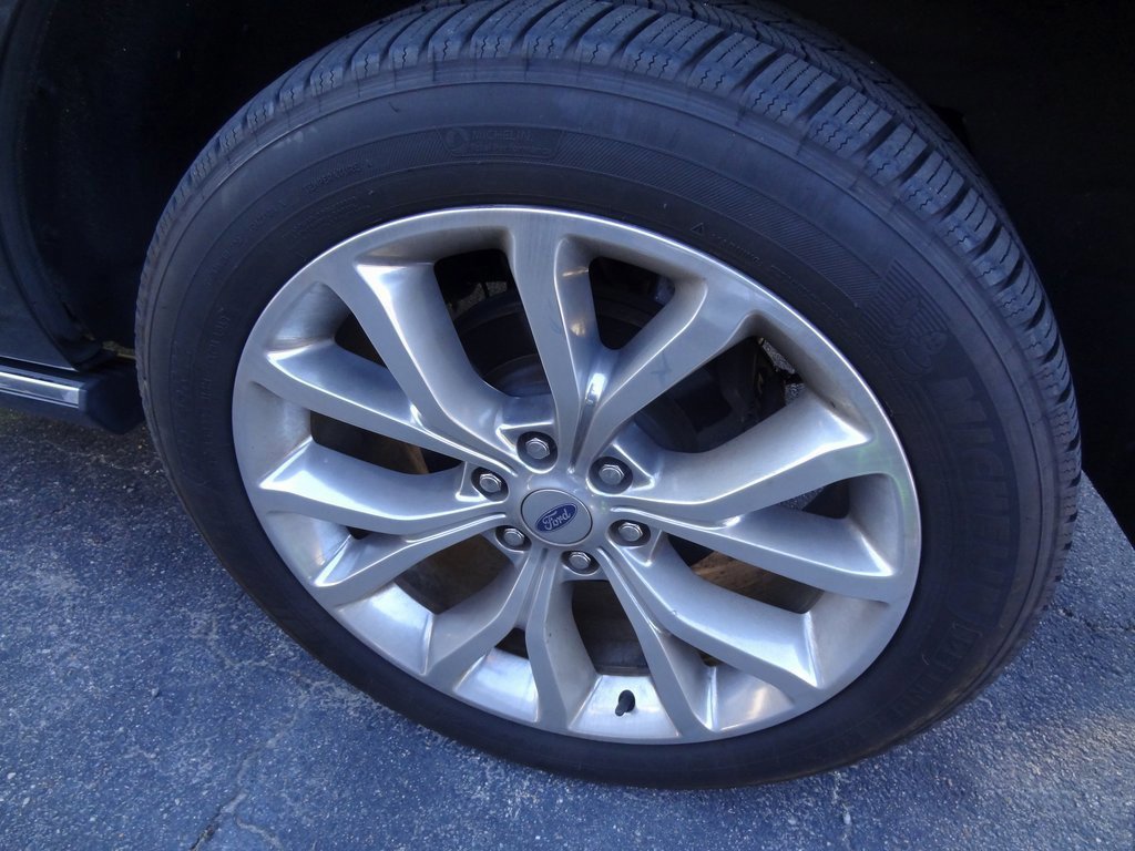 Certified 2018 Ford Expedition Platinum image 8