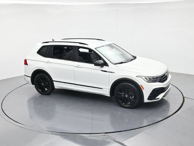 Used 2022 Volkswagen Tiguan SE R-Line FWD image 37
