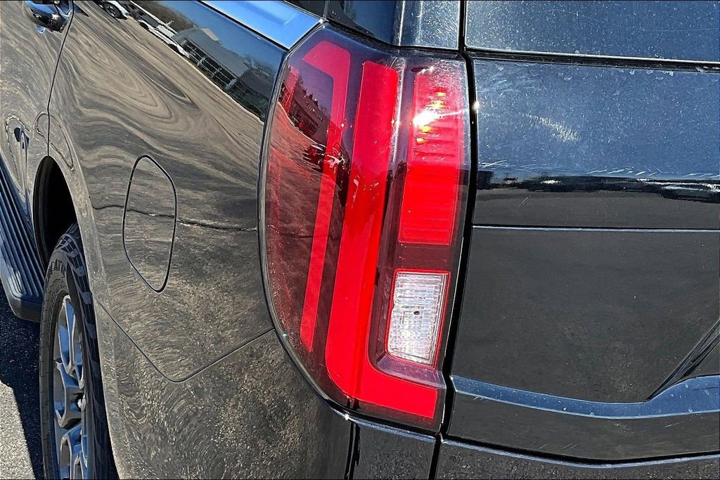 Certified 2025 Ford Expedition Active AWD/4WD image 23