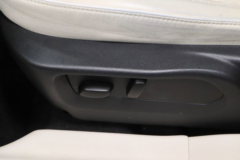 Used 2023 Buick Envision Avenir AWD/4WD image 25