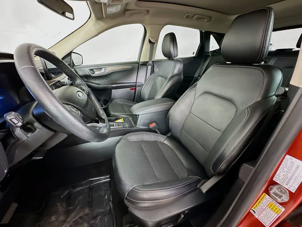 Certified 2020 Ford Escape Titanium AWD/4WD image 12