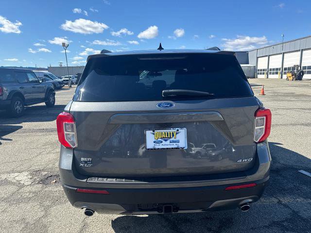 Certified 2023 Ford Explorer XLT w/ Equipment Group 202A image 3