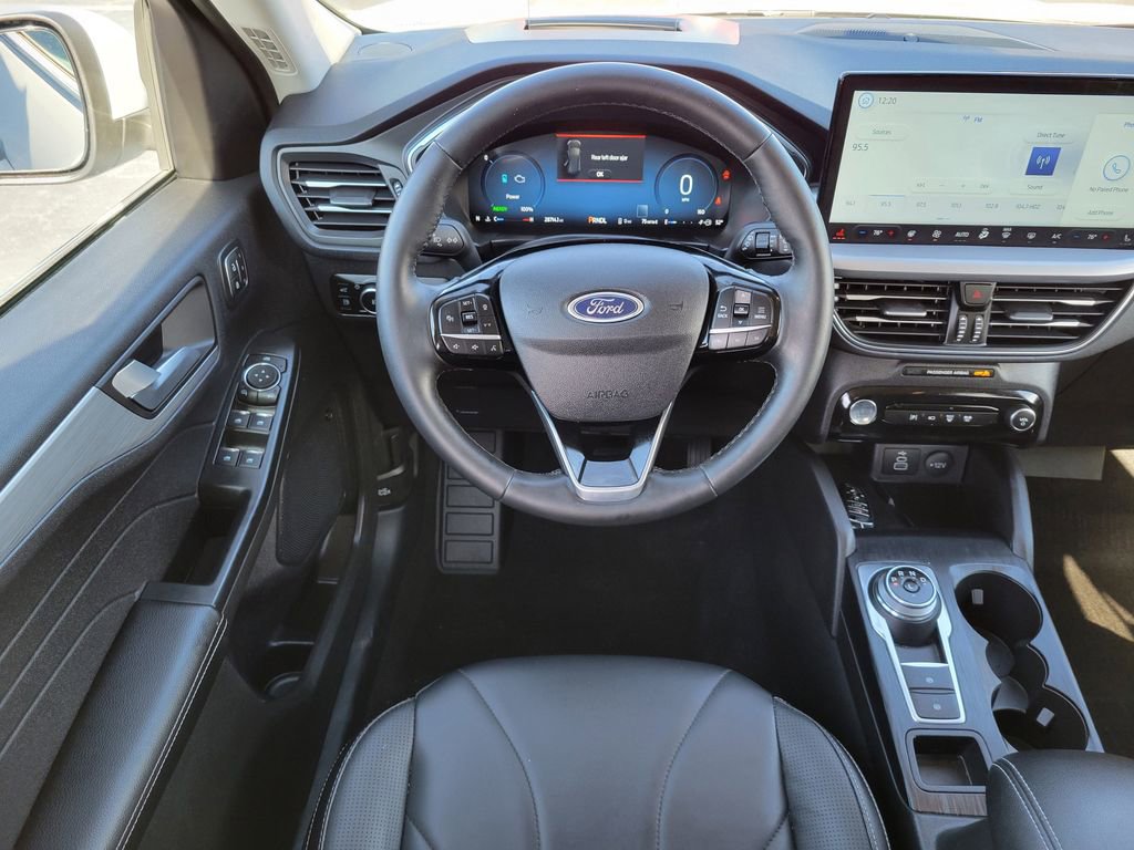 Certified 2025 Ford Escape SE w/ PHEV Premium Package image 19