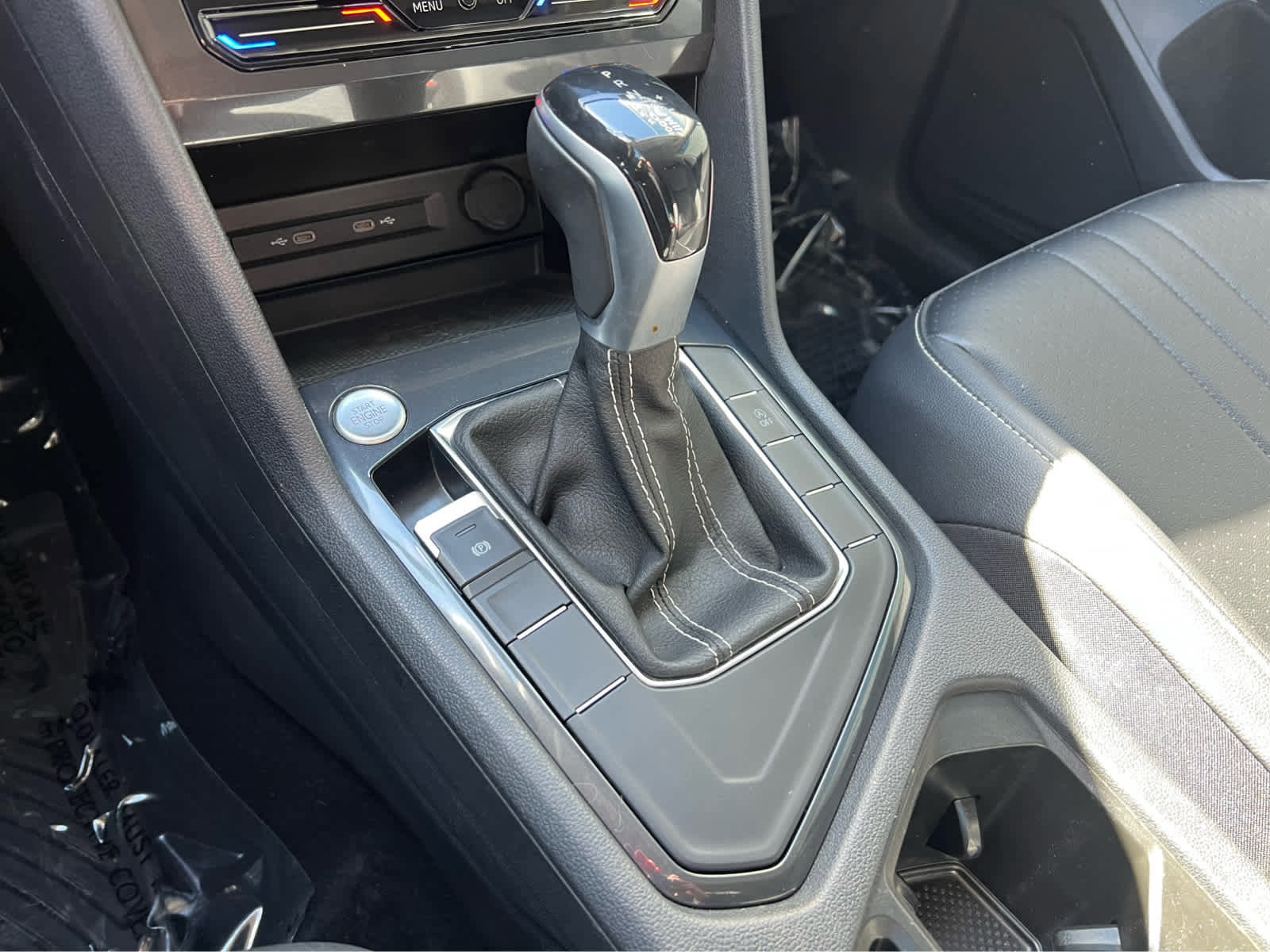 Used 2022 Volkswagen Tiguan SE image 36