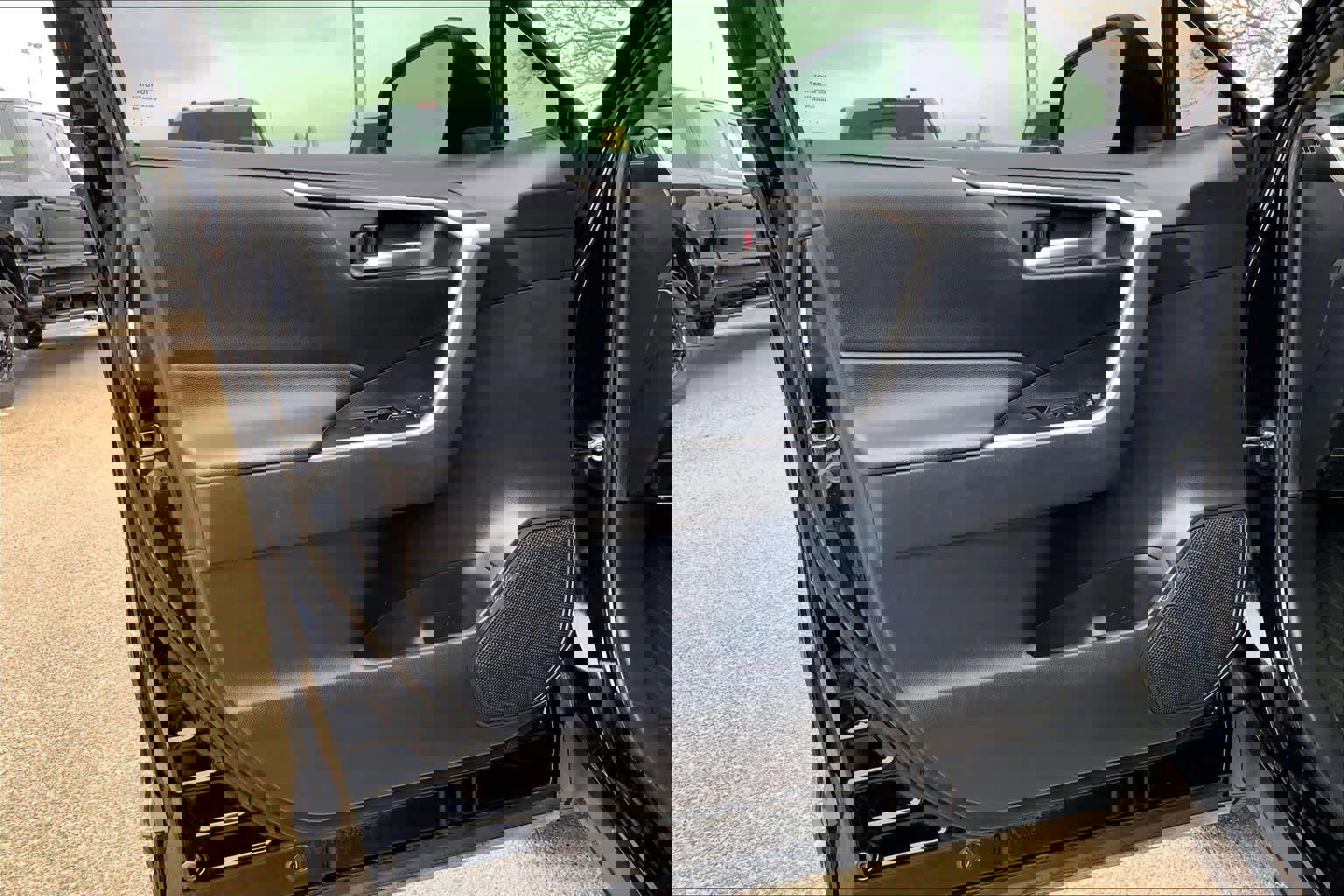 Used 2020 Toyota RAV4 XLE image 21