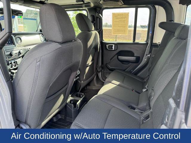 Used 2021 Jeep Gladiator Sport image 11