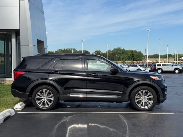 Certified 2023 Ford Explorer XLT w/ Equipment Group 202A AWD/4WD image 6