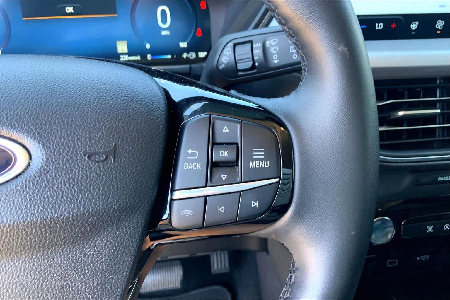 Certified 2025 Ford Escape Platinum AWD/4WD image 25
