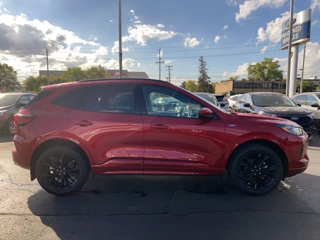 Certified 2024 Ford Escape ST-Line Elite w/ Premium Technology Package image 2