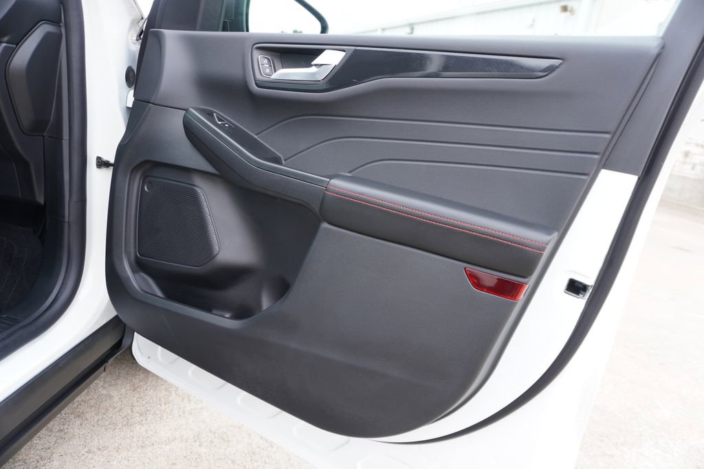 Certified 2025 Ford Escape ST-Line w/ Tech Pack #1 image 21