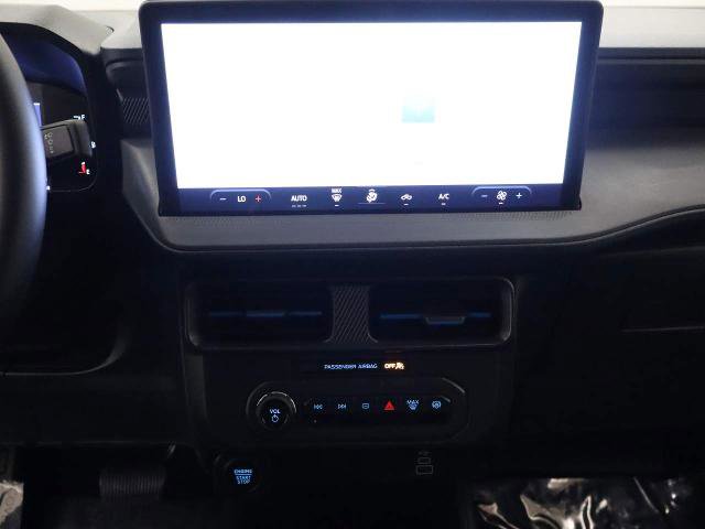 Certified 2025 Ford Maverick Lobo AWD/4WD image 31