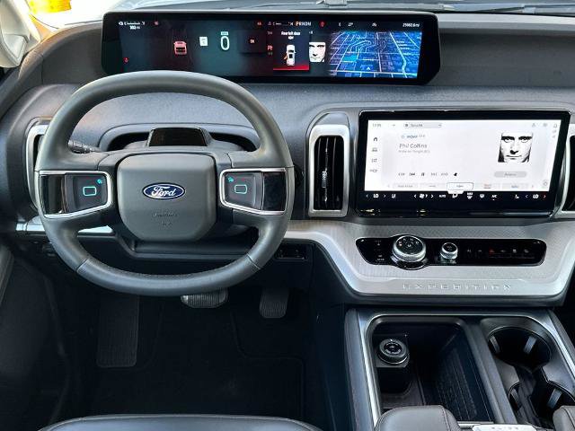 Certified 2025 Ford Expedition Active AWD/4WD image 13