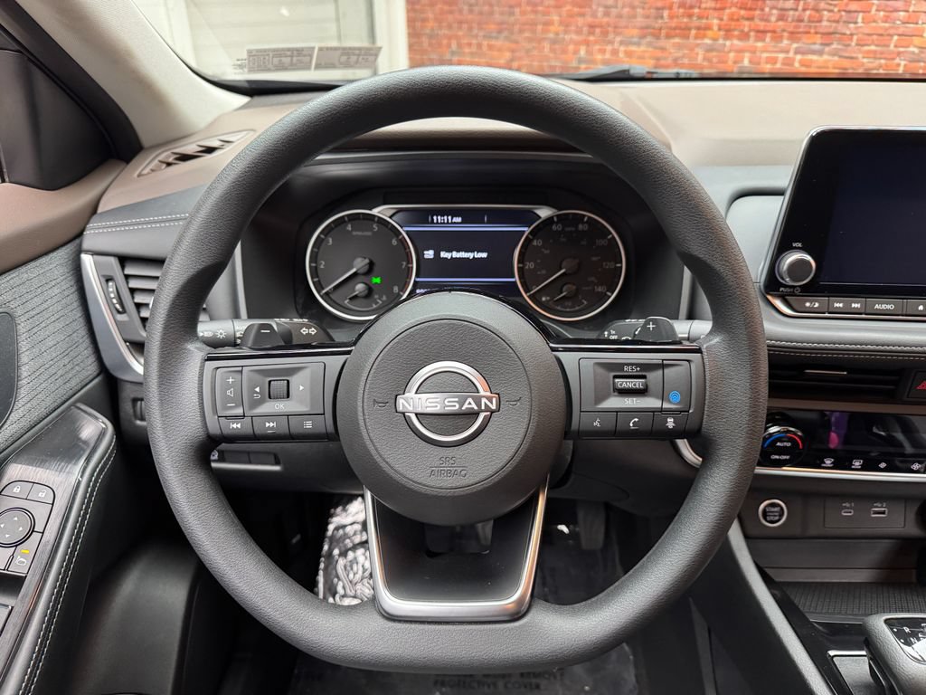 Used 2023 Nissan Rogue SV AWD/4WD image 13