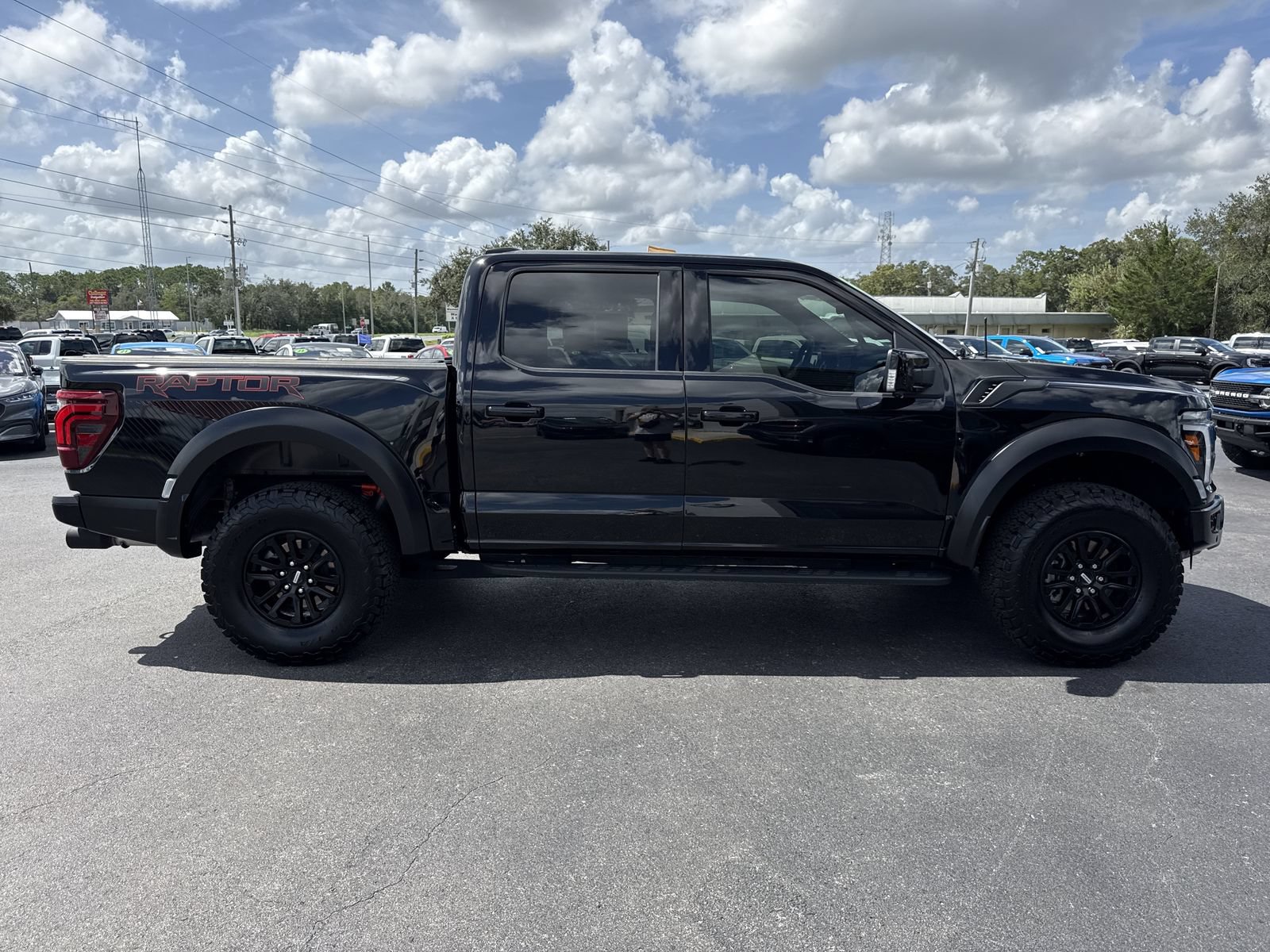 Certified 2025 Ford F150 Raptor AWD/4WD image 3
